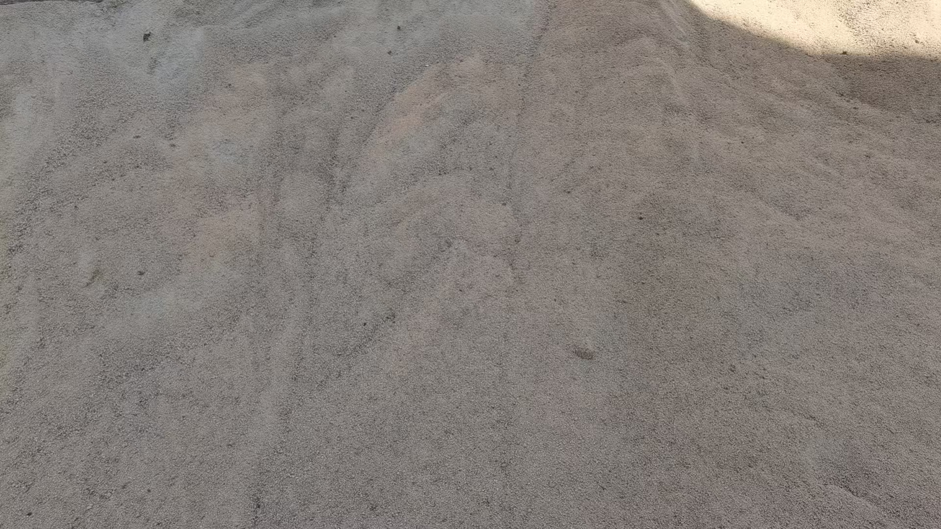 Dry bulk port terminal loading supplementary cementitious materials for export